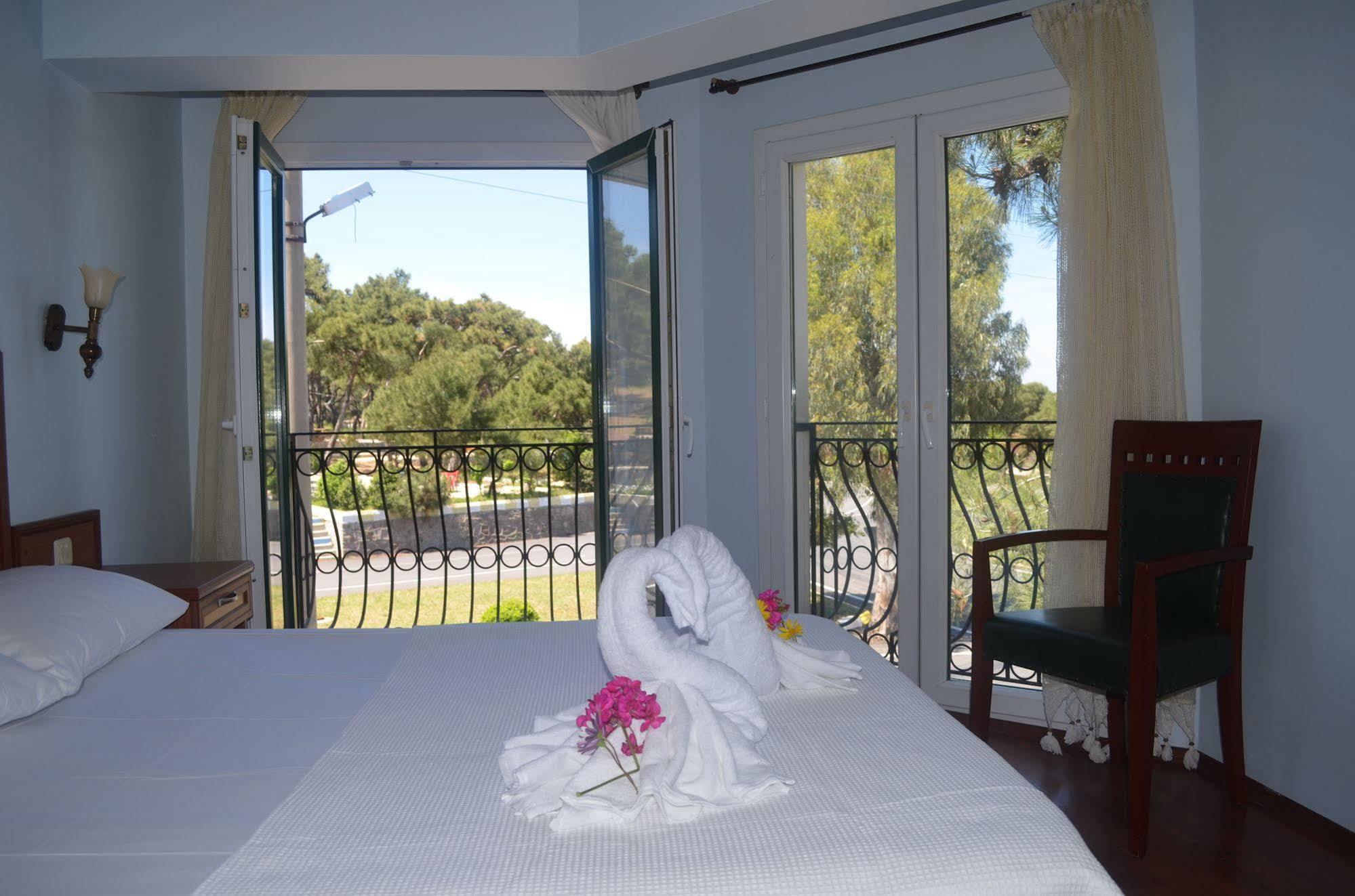 Silva Hotel Ayvalik Exterior photo